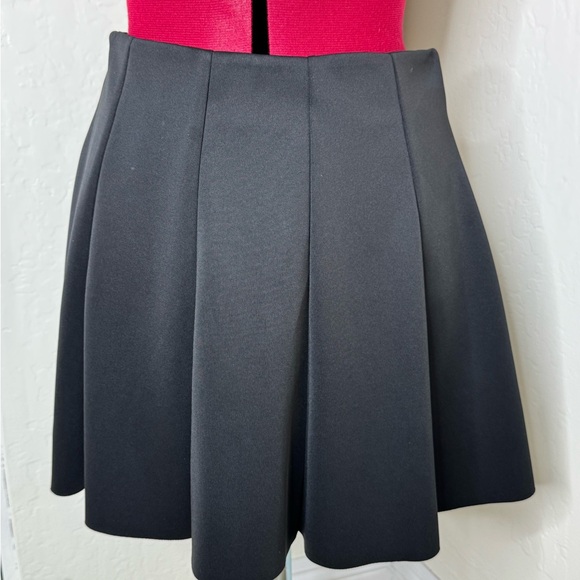 Gianni Bini Black A-Line Mini Skirt – Size Small - Picture 3 of 15